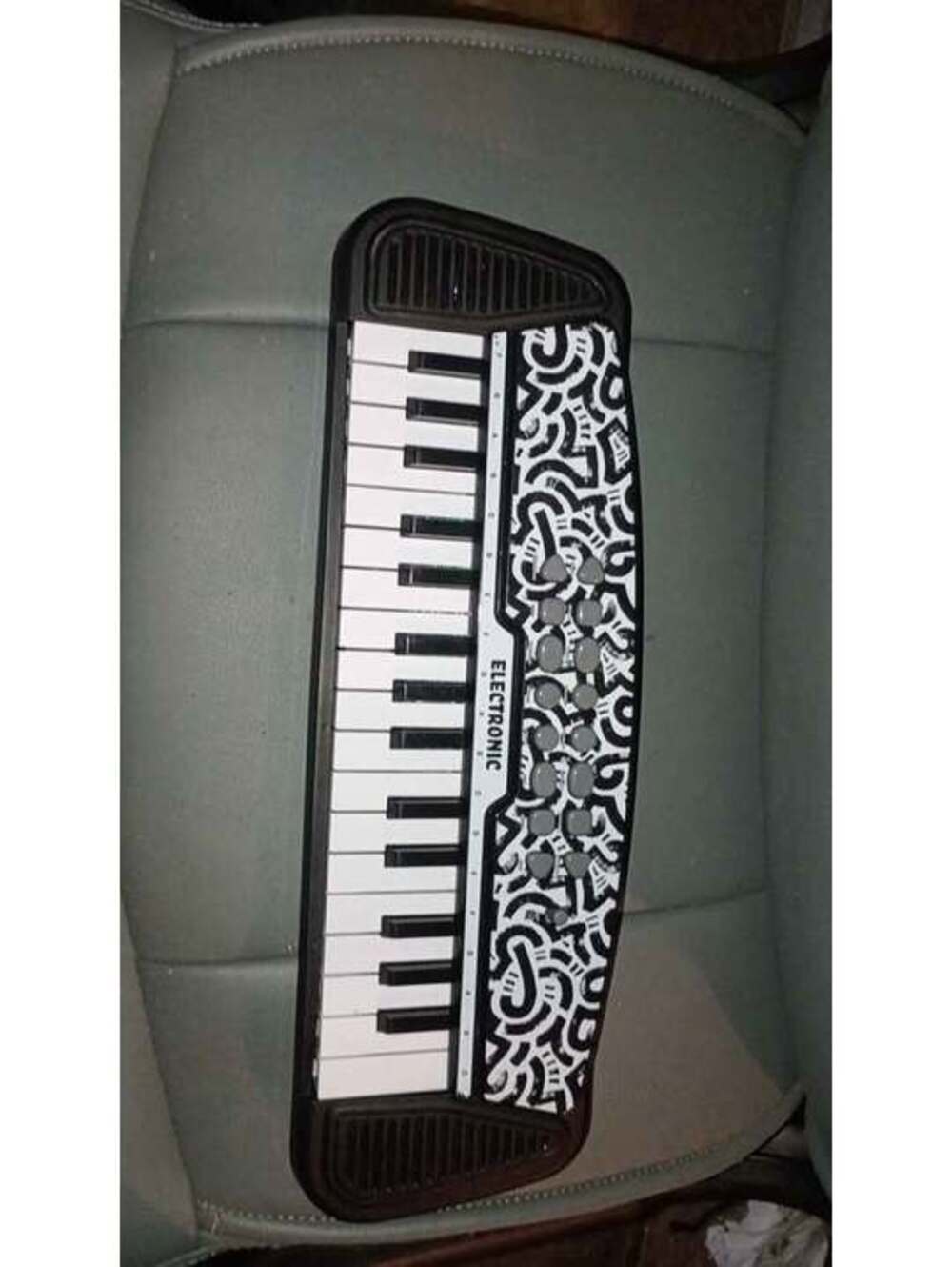New Generic Mini Electric Keyboard Piano - Black & White